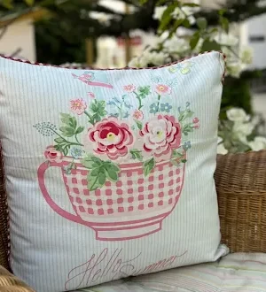 Teacup & floral